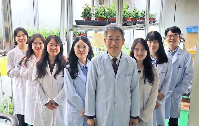 한국생명공학연구원 식물시스템공학연구센터 연구팀. 한국생명공학연구