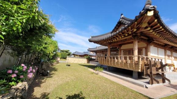 전남 강진군 달빛한옥마을에서 농촌체류형 프로그램 ‘푸소’에 동참해 숙박을 제공하는 한 가옥의 모습. 강진 강주리 기자