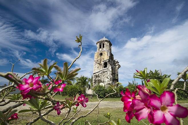 티니안 옛 가톨릭성당 종탑