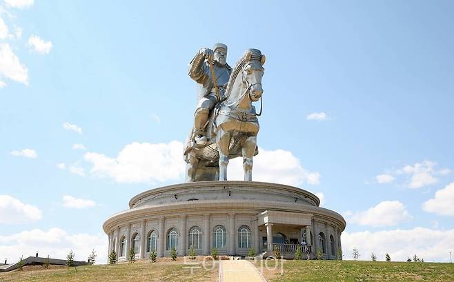 몽골 칭기즈칸 동상/사진-여행이지