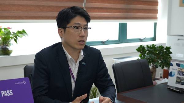 지난 22일 부산관광공사 문영배 글로벌마케팅팀장이 비짓부산패스가 불러올 관광 효과를 전망하고 있다. 박혜원PD
