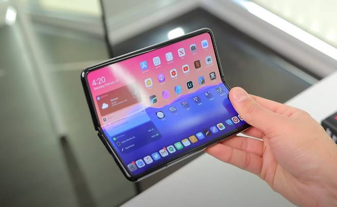 애플 폴더블 기기 예상 이미지 [Canoopsy 소설미디어,WCCF테크 갈무리]