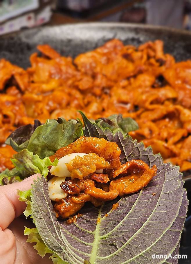 유정쌈밥. 마늘은 가볍게 두 개만