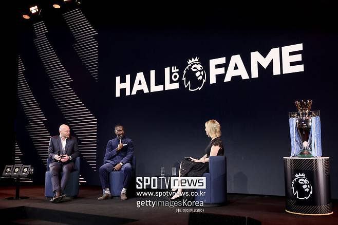 ▲ 토트넘 공격수 '캡틴' 손흥민은 2023-24시즌 올해의 선수에 포함될 자격이 있었다. 프리미어리그 역대 최다골 기록 보유자 앨런 시어러가 'BBC' 분석채널 '매치오브더데이'에서 올시즌 베스트 11을 요청 받았는데 "손흥민을 선택하겠다. 사카 또는 손흥민을 생각했지만 아무리 생각해도 손흥민"이라고 말했다. 프리미어리그 사무국에서 시어러가 선정한 베스트에 손흥민은 없었지만 시어러에게 올해의 최고의 선수 중 한 명이었다. 시어러가 프리미어리그 사무국을 통해 알린 베스트에서 투톱은 홀란드와 왓킨스였다