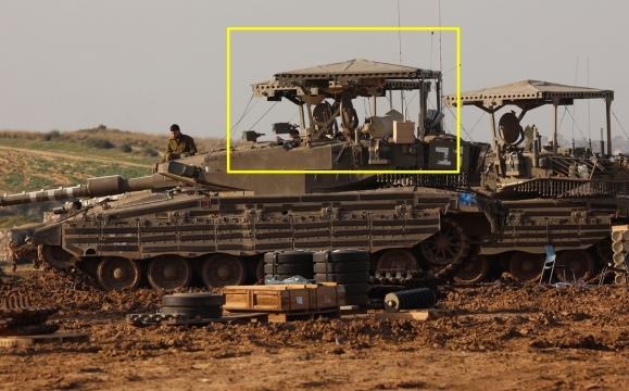 안티드론 장갑 스크린을 설치한 이스라엘군 탱크. 사진=신화 연합뉴스