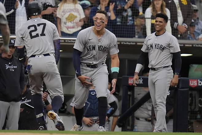 ▲ 홈런쇼에 환호하는 뉴욕 양키스 선수들 ⓒ AP통신/연합뉴스