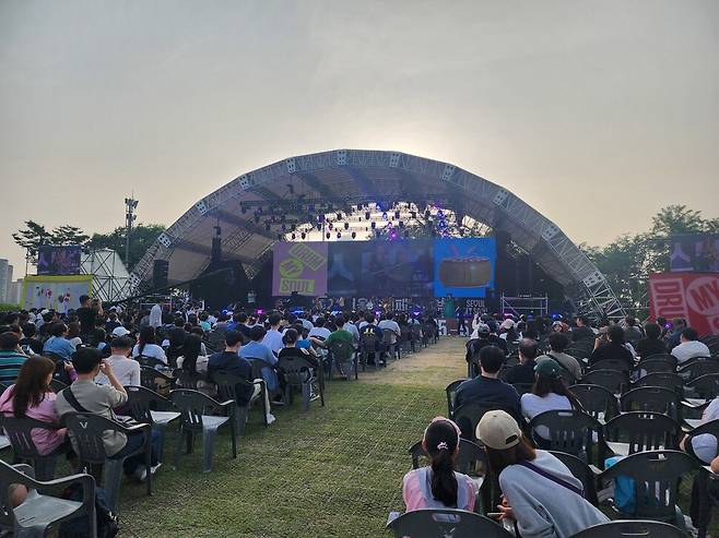 노들섬에 마련된 서울 드럼 페스티벌 무대. 허윤희 기자