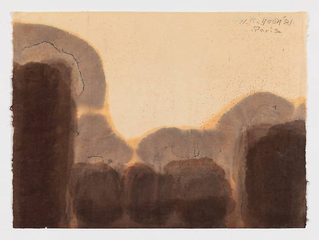 윤형근  Burnt Umber & Ultramarine 1981 Oil on hanji 48 x 65 cm (C) Yun Seong-ryeol. Courtesy of PKM Gallery.