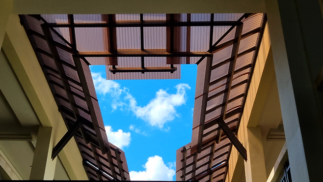 태양광 패널로 전력을 공급받는다 / 사진=김혜성 여행+ 기자