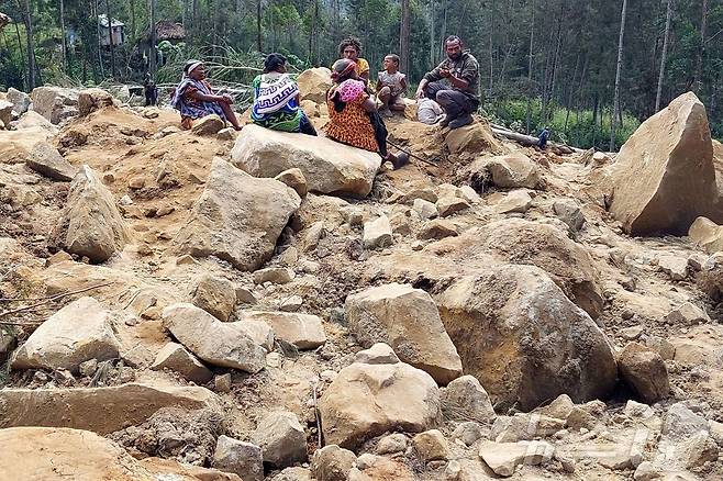 26일(현지시간) 파푸아뉴기니에서 대규모 산사태가 발생해 2000여 명이 매몰됐다. 2024.05.24. ⓒ AFP=뉴스1 ⓒ News1 정윤영 기자