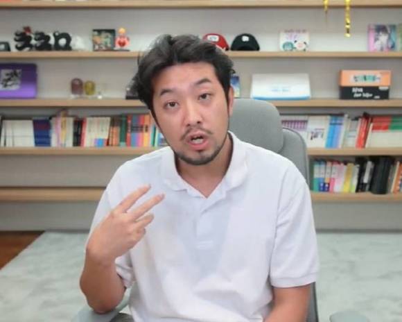 웹툰작가 겸 방송인 침착맨(이말년)이 민희진 어도어 대표 해임 반대 탄원서를 낸 사실을 인정하면서 자신에게 쏟아지는 해명 요구에 대해 불쾌감을 드러냈다. [사진=유튜브 채널 '침착맨']