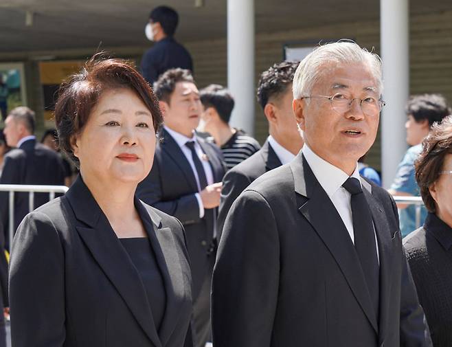 문재인 전 대통령과 김정숙 여사(위부터) ⓒ연합뉴스