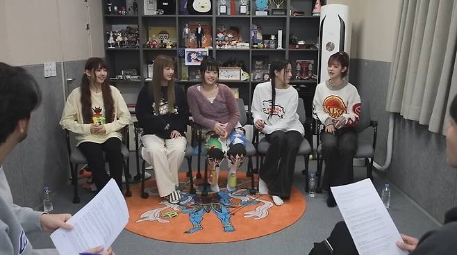 ▲ 침착맨 라이브 방송에 출연한 뉴진스. 출처| 침착맨 유튜브 캡처