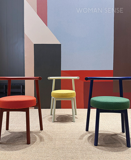 강렬한 컬러 플레이와 건축적인 심플한 구조로 우리나라에서는 블루보틀 삼청점 의자로도 사용된 가구 브랜드 ‘마티아치’.