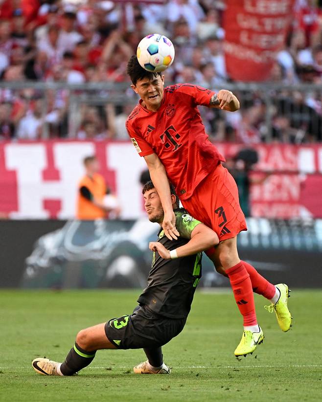 Soccer Football - Bundesliga - Bayern Munich v VfL Wolfsburg - Allianz Arena, Munich, Germany - May 12, 2024 Bayern Munich's Kim Min-jae in action with VfL Wolfsburg's Jonas Wind REUTERS/Angelika Warmuth DFL REGULATIONS PROHIBIT ANY USE OF PHOTOGRAPHS AS IMAGE SEQUENCES AND/OR QUASI-VIDEO.







<저작권자(c) 연합뉴스, 무단 전재-재배포, AI 학습 및 활용 금지>