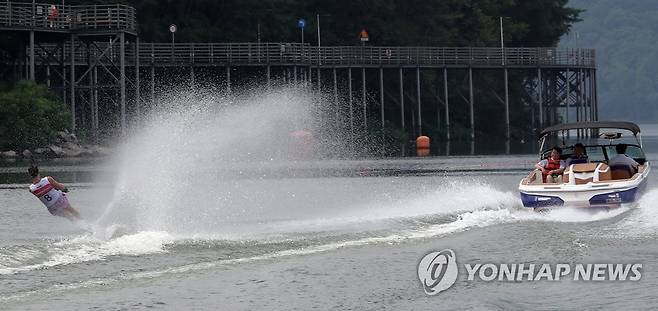 지난해 춘천국제레저대회 수상스키·웨이크스포츠대회  [연합뉴스 자료사진]