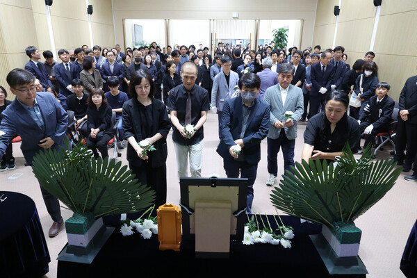 고 권귀순 선임기자 영결식이 30일 서울 마포구 한겨레신문사에서 열리고 있다. 강창광 선임기자 chang@hani.co.kr