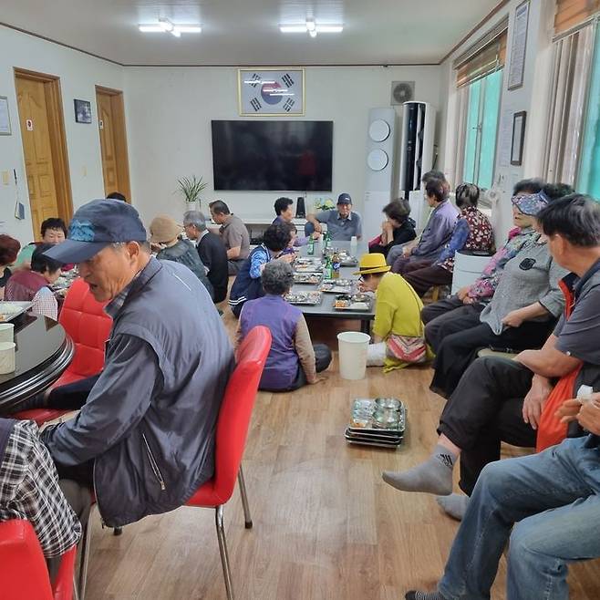 경산시노인종합복지관, '사랑의 밥차' 제공 *재판매 및 DB 금지