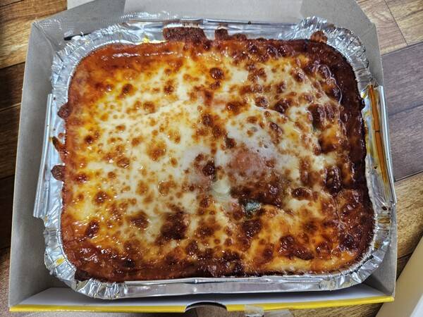 - 피자 치즈 밑에 페퍼로니 얹을 생각한 사람 누구야 칭찬해