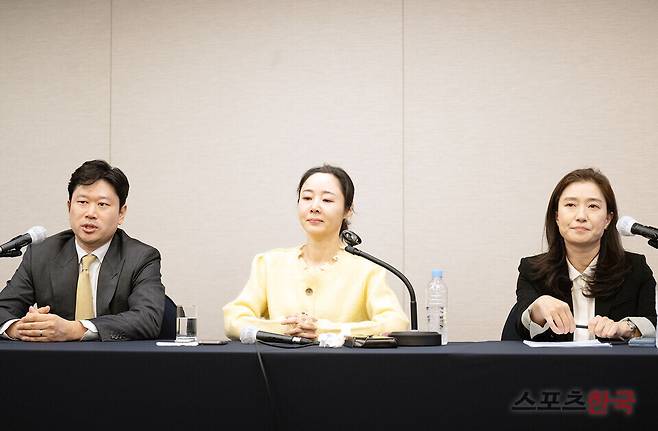 어도어 민희진 대표와 법무법인 세종 변호사들. ⓒ이혜영 기자 lhy@hankooki.com