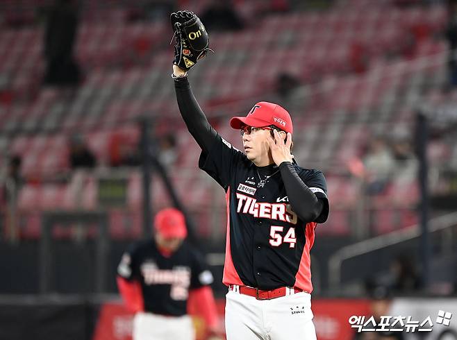 양현종은 31일 광주 기아챔피언스필드에서 열릴 '2024 신한 SOL Bank KBO 리그' KT와 주말 3연전 첫 경기에 선발 등판할 예정이다. 엑스포츠뉴스 DB