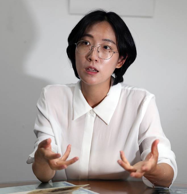 장혜영 정의당 의원이 지난 27일 국회 의원회관에서 의정활동 소회를 이야기하고 있다. 강창광 선임기자