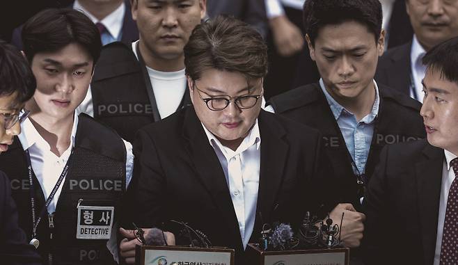 세상에 나쁜 놈들이 판치다 보니, 덜 나쁜 놈이 인기를 얻는다.[사진=뉴시스]