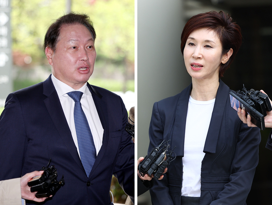 SK Group Chairman Chey Tae-won, left, and his estranged wife Roh Soh-yeong attend a hearing held at the Seoul High Court in Seocho District, southern Seoul, on April 16. [YONHAP]