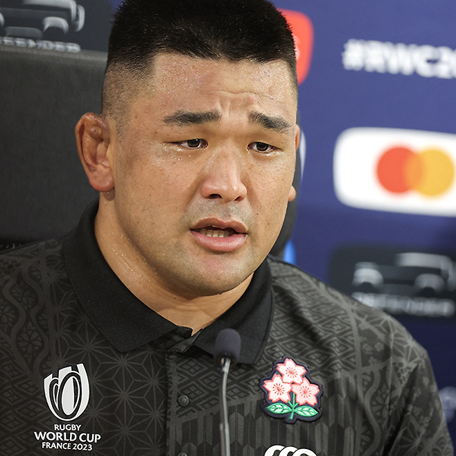 2019년 12월 일본으로 귀화한 구지원이 2023년 9월 선수단 대표로 제10회 럭비월드컵 기자회견에 참석하여 발언하고 있다. 사진=AFP=연합뉴스 제공