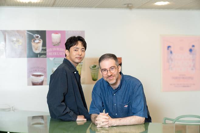 박천휴 작가와 윌 애런슨 작곡가. CJ ENM 제공