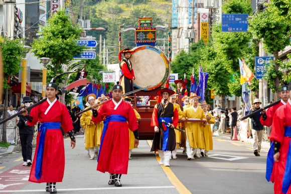 2023년 열린 거제옥포대첩 축제 모습. 2024.6.2. 거제시 제공