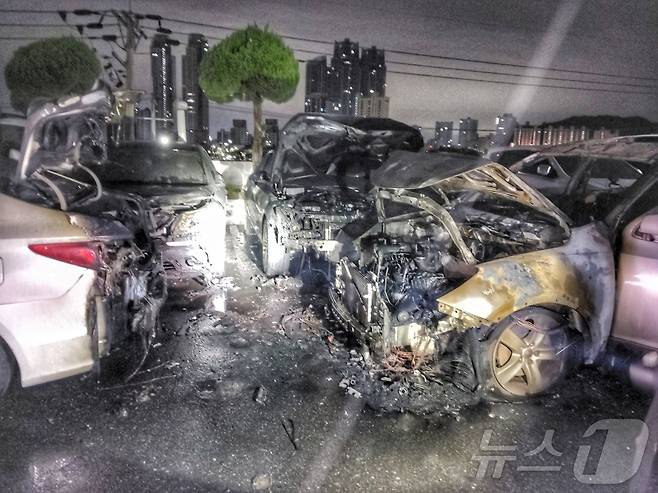 3일 오전 발생한 중구 태화동 지상주차장 화재 현장사진.(울산소방본부제공)