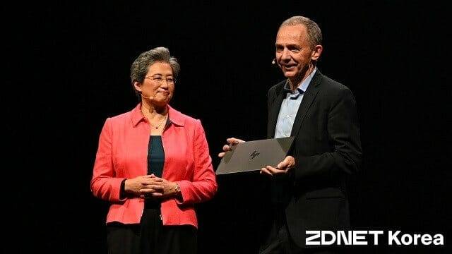 라이젠 AI 300 프로세서 탑재 옴니북을 공개하는 엔리케 로레스 HP CEO. (사진=지디넷코리아)