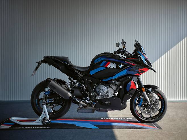 뉴 M 1000 XR. BMW 모토라드 제공