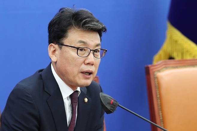진성준 더불어민주당 정책위의장이 4일 오전 서울 여의도 국회에서 정책현안 관련 기자간담회를 하고 있다. 2024.6.4. 뉴스1