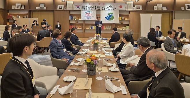 [창녕=뉴시스] 성낙인 창녕군수가 환영만찬 교류회에서 인사말을 하고 있다. (사진=창녕군 제공) 2024.06.04. photo@newsis.com *재판매 및 DB 금지