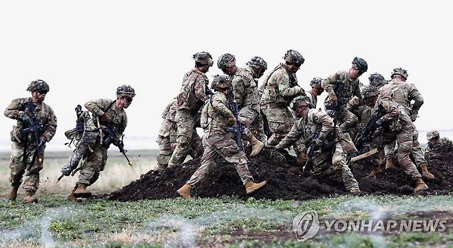 동유럽에서 훈련하는 미군 병력 [EPA 연합뉴스 자료사진. 재판매 및 DB 금지]