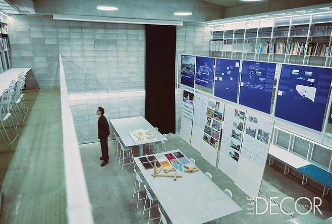 매스스터디스 사무실 풍경. 직접 설계한 공간에서 조민석 특유의 미감이 묻어난다.