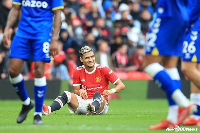 맨체스터 유나이티드 유니폼을 입은 페레이라(가운데). /AFPBBNews=뉴스1