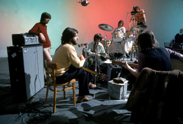 다큐멘터리 영화 '렛 잇 비'는 1969년 1월 영국 런던 애플 사옥 스튜디오에서 이뤄진 비틀스 마지막 앨범 '렛 잇 비' 녹음 과정을 담고 있다. 월트디즈니컴퍼니 코리아 제공