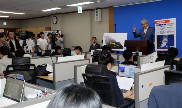 미국 액트지오(Act-Geo)의 비토르 아브레우 고문이 7일 정부세종청사 산업통상자원부 기자실에서 동해 심해 가스전 개발과 관련한 질문에 답하고 있다. 사진은 기사 내용과 직접적인 관련이 없음. 연합뉴스