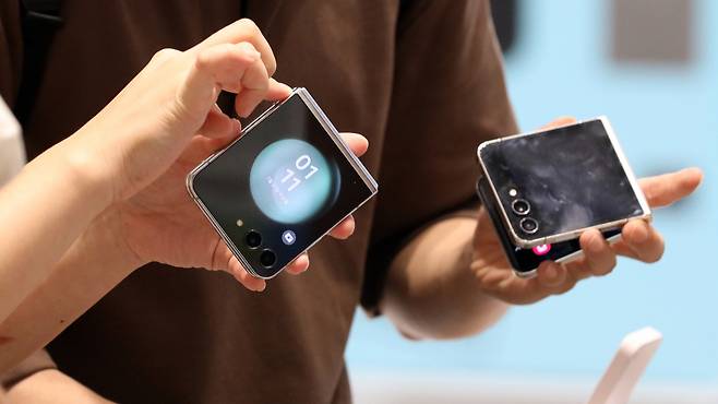 갤럭시 Z플립5. /사진=뉴스1