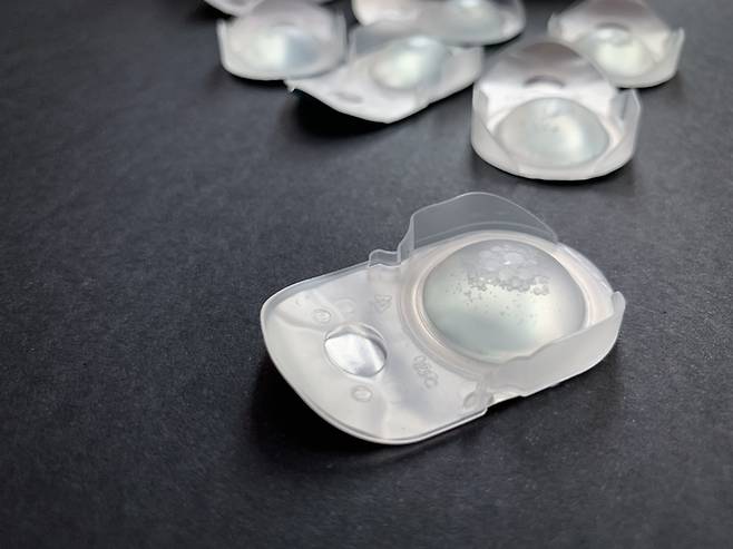 원데이 렌즈 재사용은 눈 건강을 해칠 수 있습니다. [사진= 게티이미지뱅크]