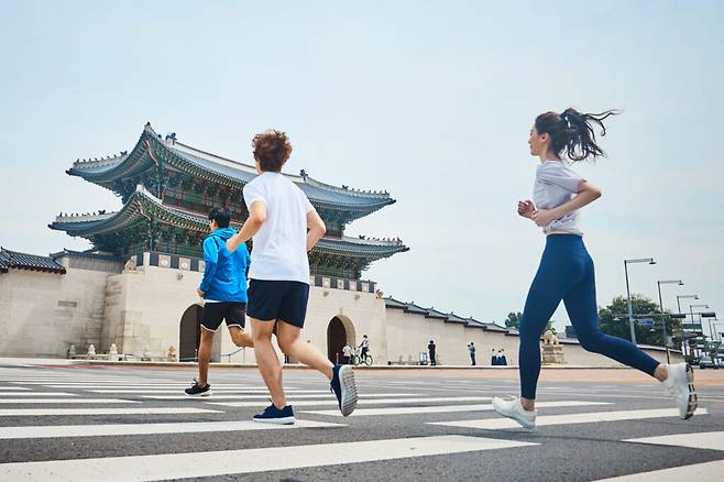 마라톤은 부상을 입기 쉬운 운동이기도 해 체력에 맞춰 단계적으로 속도를 올리고 뛰는 동안 올바른 자세를 유지하는 것이 중요하다. [사진=게티이미지뱅크]
