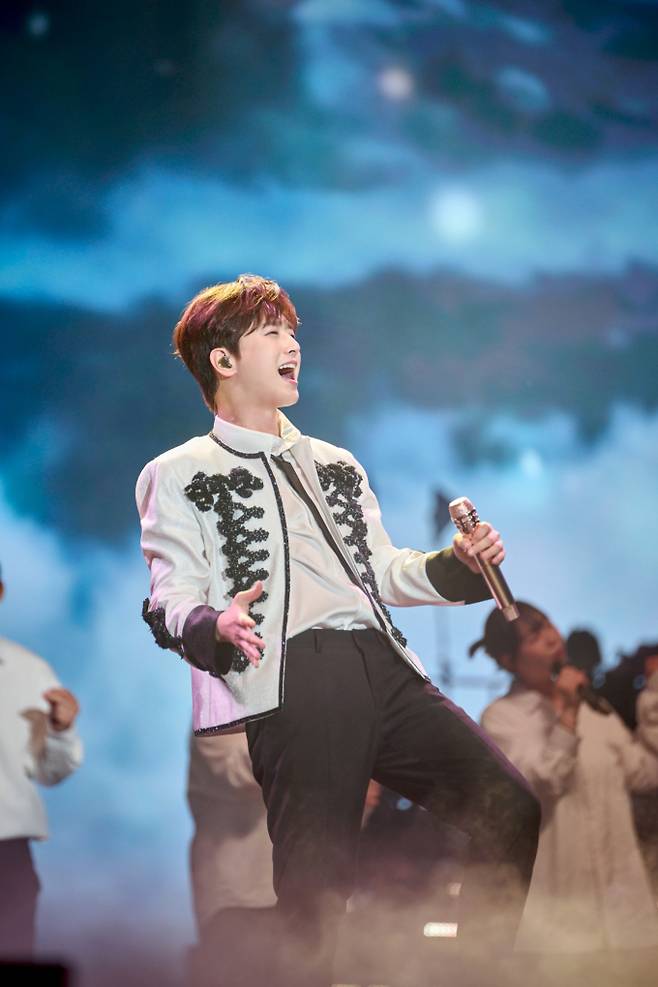 이찬원은 지난 8,9일 양일간 올림픽공원 KSPO DOME에서 ‘2024 이찬원 콘서트 '찬가(燦歌)' - 서울’을 총 2회 개최하고 관객들과 만났다. 대박기