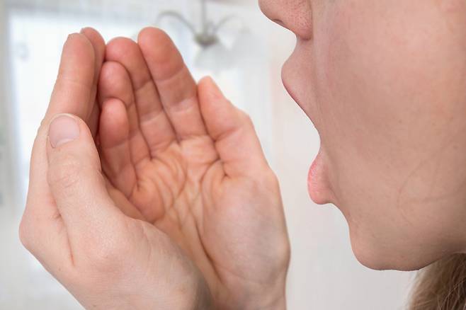 양치질을 꼼꼼히 하는데도 갑자기 입 냄새가 난다면 의외로 스트레스가 원인일 수 있다./사진=클립아트코리아