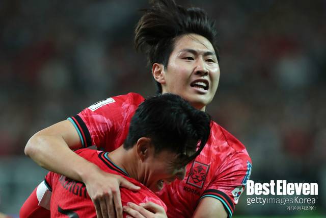 11일 오후 8시, 서울에 위치한 서울 월드컵경기장에서 2026 국제축구연맹(FIFA) 월드컵 아시아 지역 2차 예선 최종 라운드 대한민국-중국전이 벌어졌다. 경기 결과는 1-0, 한국의 승리였다. 한국은 후반 16분 이강인의 선제골을 잘 지켜 승전고를 울렸다. 이로써 한국은 2차 예선 5승 1무 무패로 3차 예선에 등반했다. 반면 중국은 한국에 패하며 탈락 위기에 몰렸다. 중국은 태국-싱가포르전의 결과에 따라 다음 라운드 진출이 불가할 수 있다.