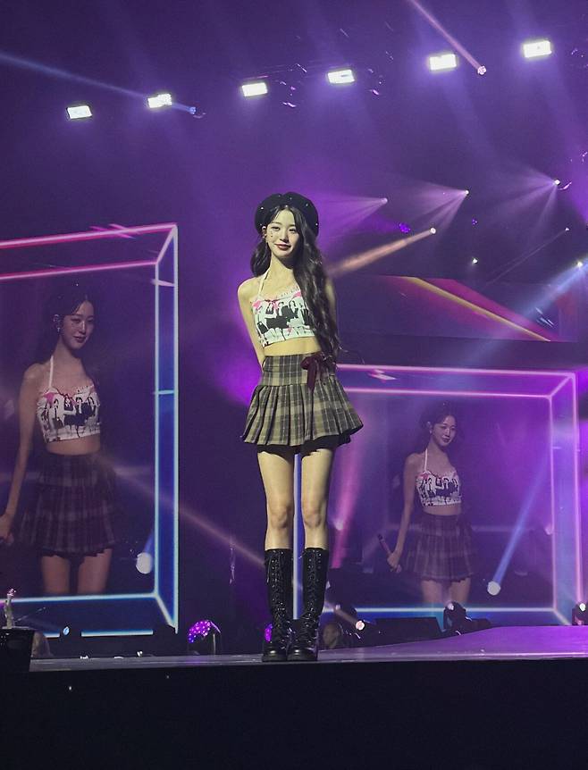 1.jpg 오늘자 아이브 월드투어 베를린 장원영