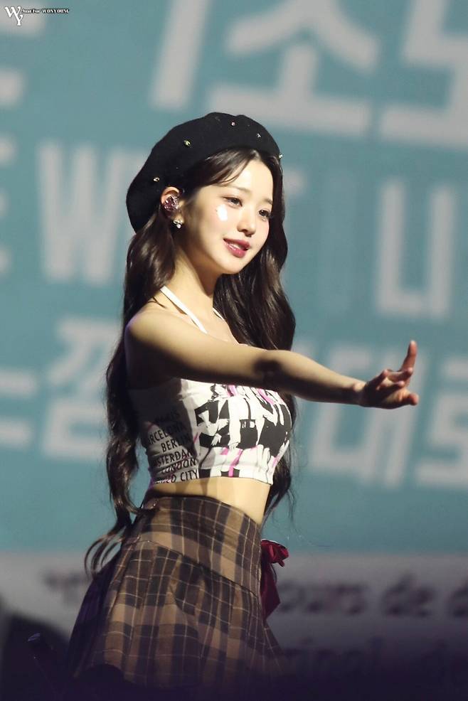 3.jpg 오늘자 아이브 월드투어 베를린 장원영