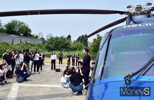 ▲ 취재진 앞 포부 전하는 신민 모비에이션 대표이사